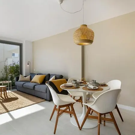 Appartement Modern With Private Garden