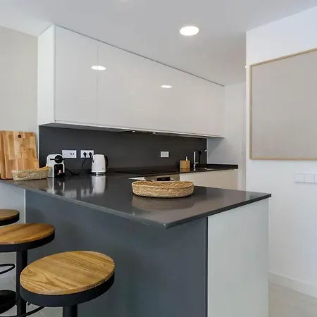 Modern With Private Garden Διαμέρισμα *